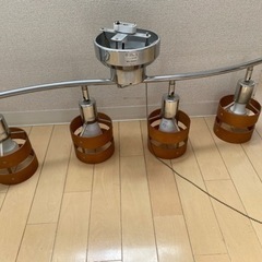 1つ決まりました！照明　2つあります