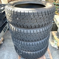 製造2020年後半　ほぼ2021年製造　ヒゲあり　8部山　185/60R15 スタッドレスタイヤセット　4本　15インチ　アクア　小型車などに