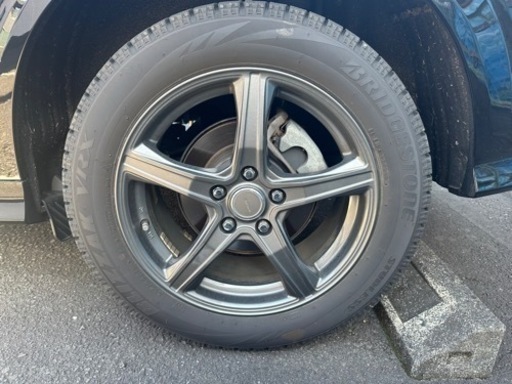 スタッドレスタイヤ4本　ホイールとナット付き　ブリザック