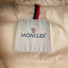 MONCLER ダウンジャケットの画像
