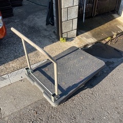 大きい台車の画像