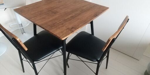 テーブルと椅子2客