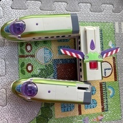 バズライトイヤー、プラレールの画像