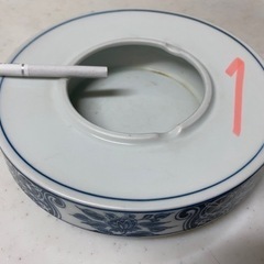レトロな灰皿（1個＝10円）の画像
