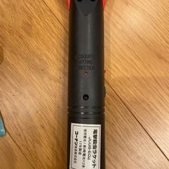 ハエ叩き(電池付き)の画像