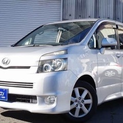 見たいお車があればご連絡を(*^-^*)　　トヨタ　ヴォクシーの画像