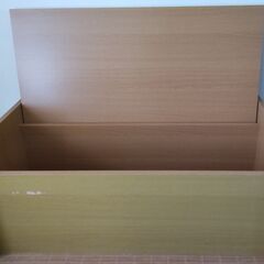 長椅子としても使える収納BOX