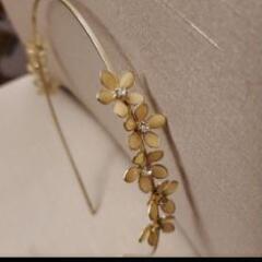 ヘアーアクセサリー 花柄の画像