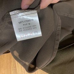 ノースリーブのブラウス★カーキの画像