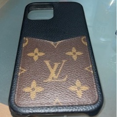 値下げしました。VUITTONケース付きau iPhone12 Pro Max中古美品　SIM解済の画像