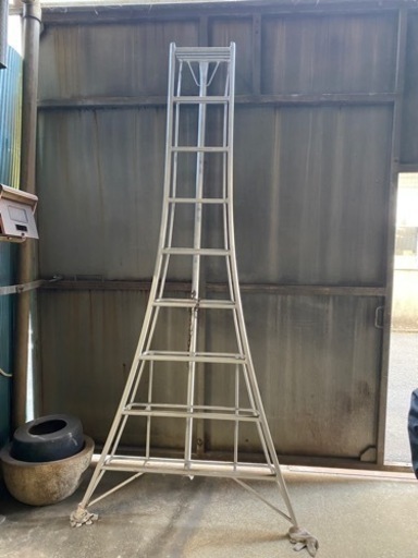 三脚脚立　剪定用？