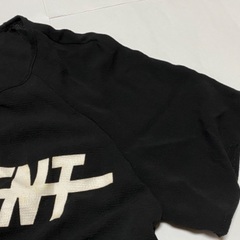裾しぼり ロゴトップスの画像