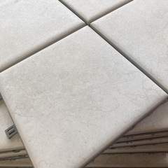 バルコニータイル　LIXIL リクシル　美品　床材　床化粧材　ベランダの画像