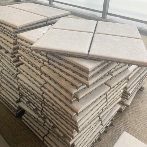 バルコニータイル　LIXIL リクシル　美品　床材　床化粧材　ベランダ