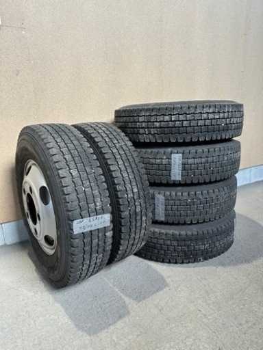 ブリヂストンスタッドレス　205/85R16