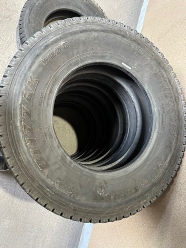 ブリヂストン　スタッドレス　205/85R16