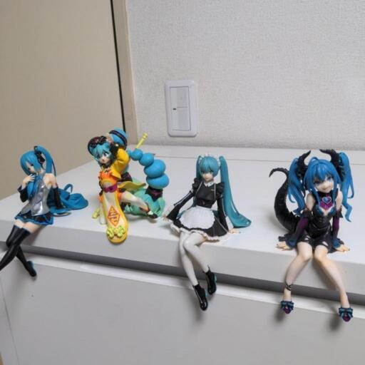 初音ミク　お座りフィギュア　４体セット