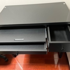 パソコンデスクの画像