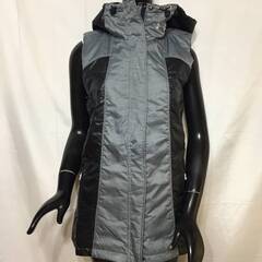B02-01 新品 UNDER ARMOUR アンダーアーマー 中綿　ベスト WTR1103 レディース ブラック/グレー Lサイズの画像