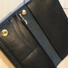 サドルレザー　ヌメ革/手縫い トラッカーウォレット   YKKファスナー ブラックの画像