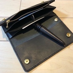 サドルレザー　ヌメ革/手縫い トラッカーウォレット   YKKファスナー ブラックの画像