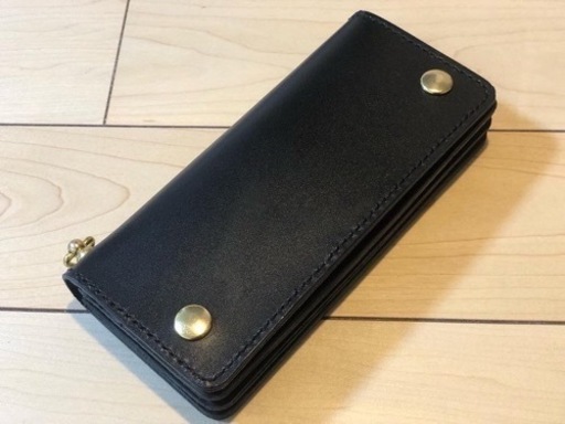 サドルレザー　ヌメ革/手縫い トラッカーウォレット   YKKファスナー ブラック
