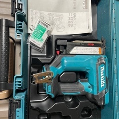 マキタ(Makita) 充電式ピンタッカ 18V 本体+ケース 　美品　工具　箱付きの画像