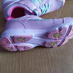 女の子　スニーカー　２２cmの画像