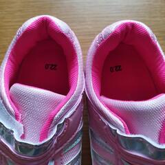 女の子　スニーカー　２２cmの画像