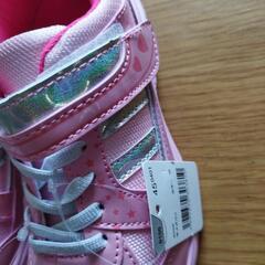 女の子　スニーカー　２２cmの画像