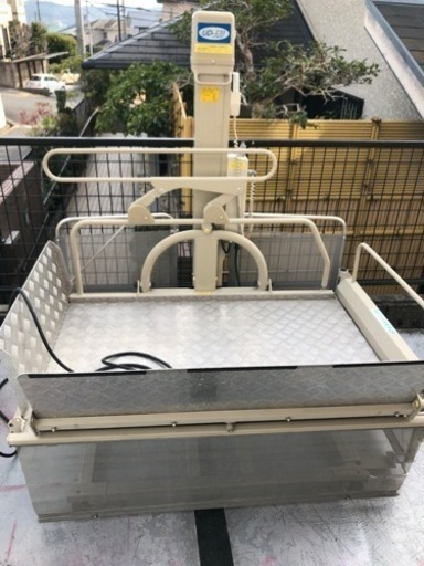 車椅子用電動昇降機　UD-320CL  介護リフト　いうら　