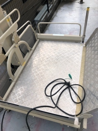 車椅子用電動昇降機　UD-320CL  介護リフト　いうら　