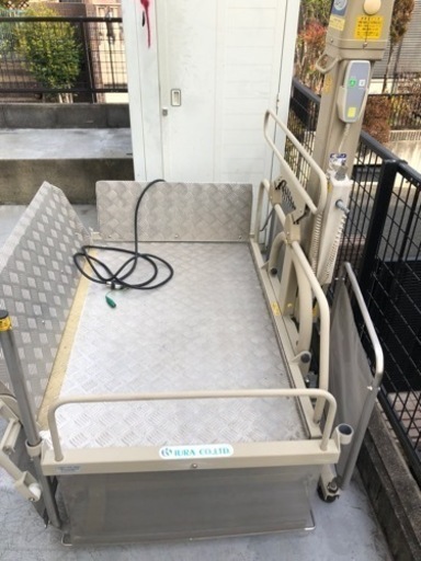 車椅子用電動昇降機　UD-320CL  介護リフト　いうら　