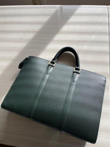 LOUIS VUITTONタイガブリーフケース