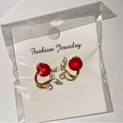 新品(未使用) フィッシュテイル イヤリングの画像