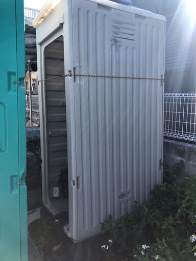 仮設トイレ　小便用　早い者勝ち