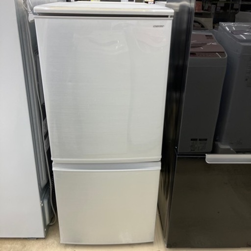 ⭐️SHARP⭐️シャープ⭐️137L冷蔵庫　2018年製