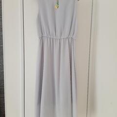 結婚式などに着れるワンピースの画像