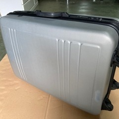 ● キャリーバッグ、スーツケース、グレー①の画像
