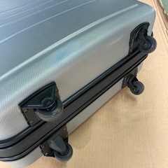 ● キャリーバッグ、スーツケース、グレー①の画像