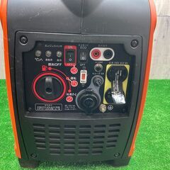 中古品△工進(KOSHIN) インバーター 正弦波 発電機 (定格出力0.9kVA) GV-9i 超低騒音型の画像