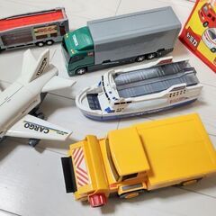 取りに来れる方）トミカ　おもちゃ５個　まとめて