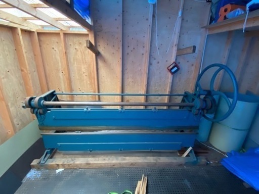 板金折り曲げ機