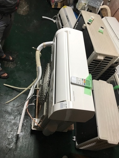 2021 Hitachi  6 -8畳ー無料のエアコン設置