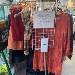 🍀レディース服☆選びたい放題で300円☆転売OK☆