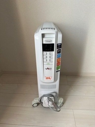 デロンギオイルヒーター　DeLonghi QSD0915-WH 美品