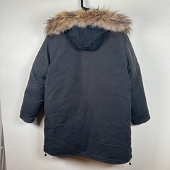 メンズ バーバリーのファー付フード 黒 ダウンコートの画像