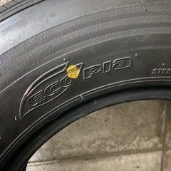 ハイエース　純正タイヤ