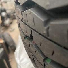 ハイエース　純正タイヤ