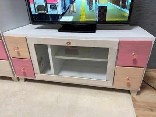 テレビ台とタンス